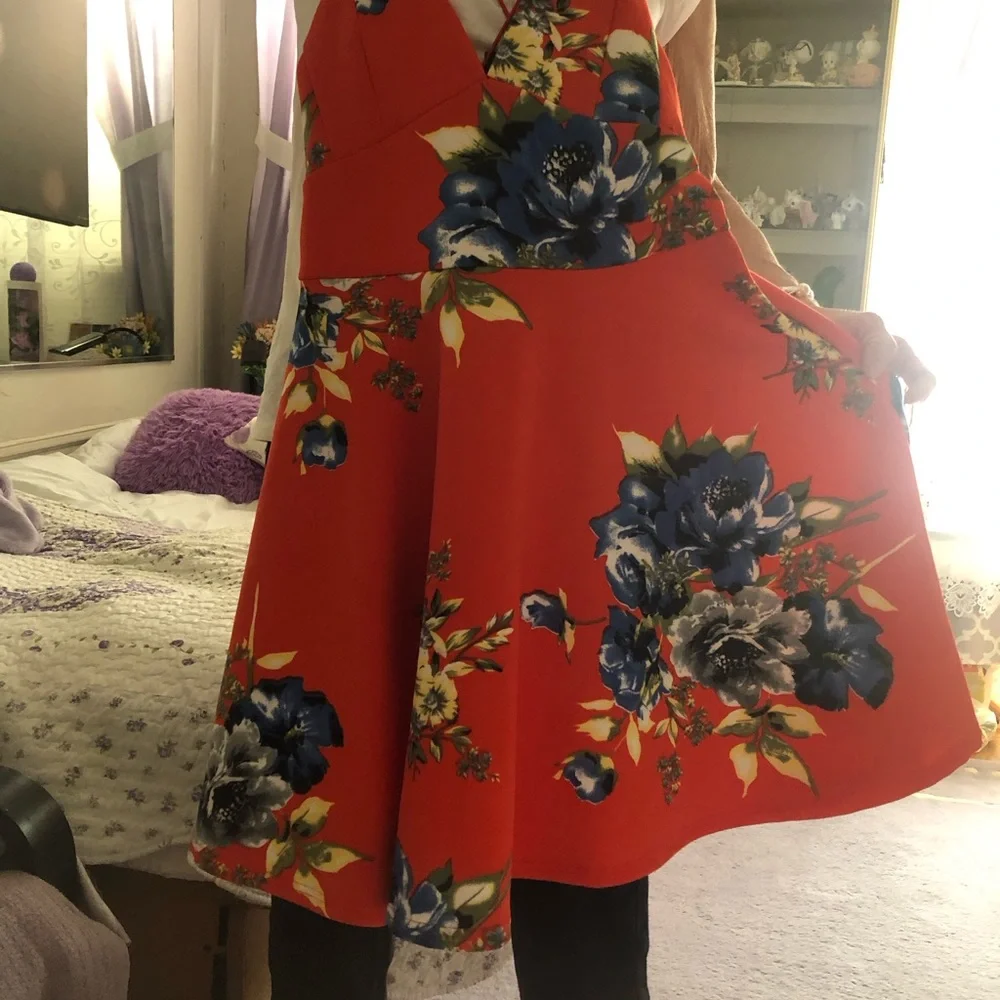Brand new never worn with original tags flower dress - Picture 1 of 5